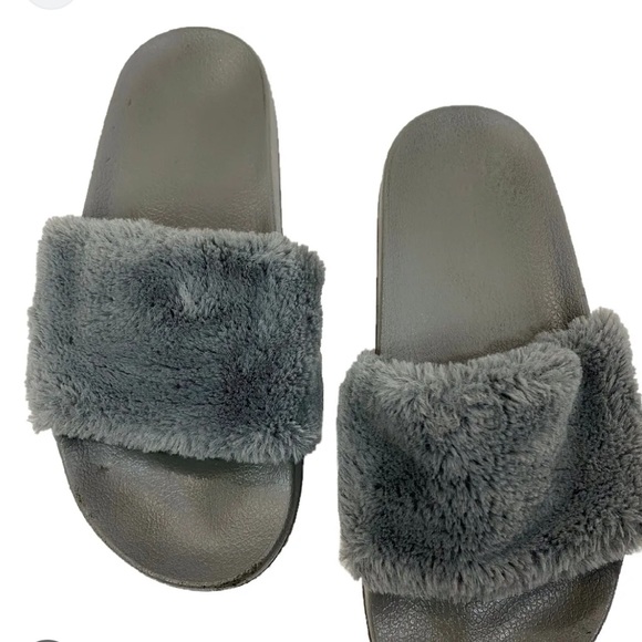 Steve Madden faux fur gray slides size 8 - Picture 1 of 4